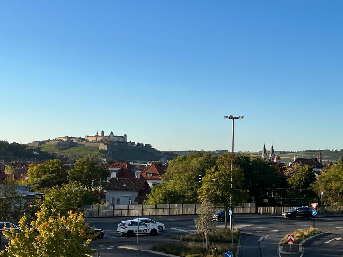 Schoenes Apartment Mit Festungsblick - Free Parking - Wurzburg Luaran gambar